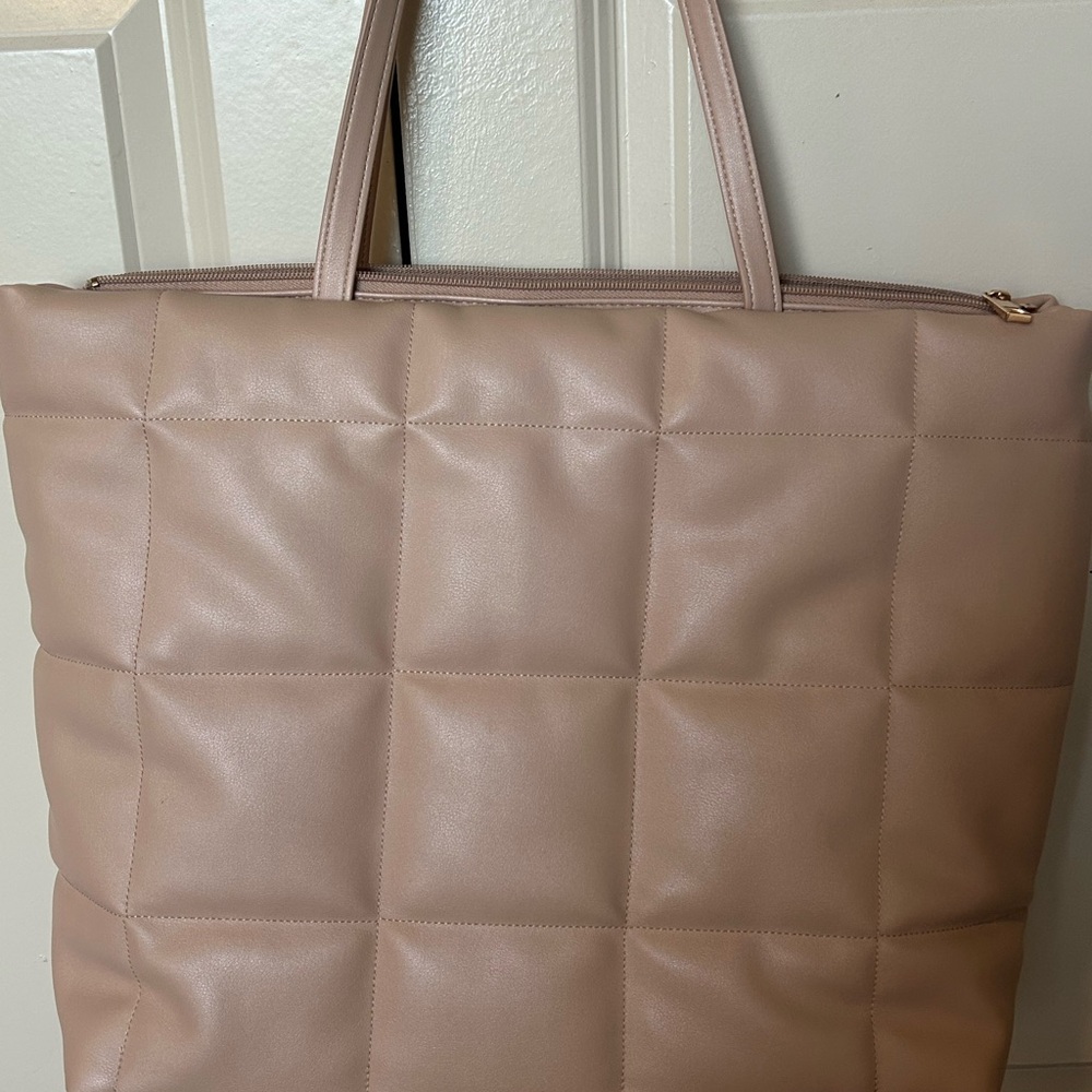 Taupe Quilted Puffy Tote 👜